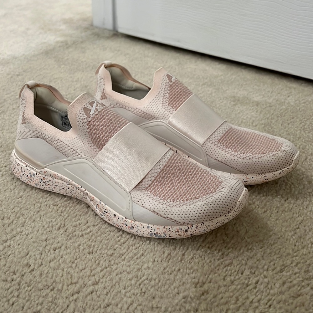 APL TechLoom Bliss Womens Sneaker size 9.5